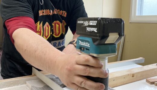 トリマーで平面の削り出し作業